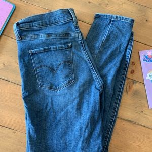311 Shaping Skinny Women's Jeans
Color: Secret Admirer
Size: 30W x 32L